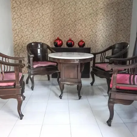 RedDoorz Syariah At Berlian Homestay Wirobrajan-2